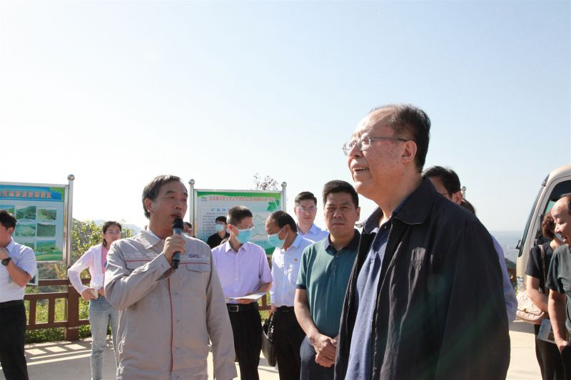 
				   
					河南省人大常委會黨組副書記、副主任馬懿一行到洛陽黃河同力調(diào)研
				 