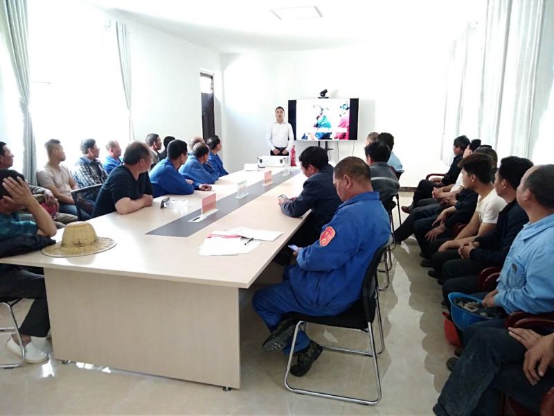 
				   
					黃河同力鹿角嶺礦山舉行滑塌、消防事故應急救援演練
				 